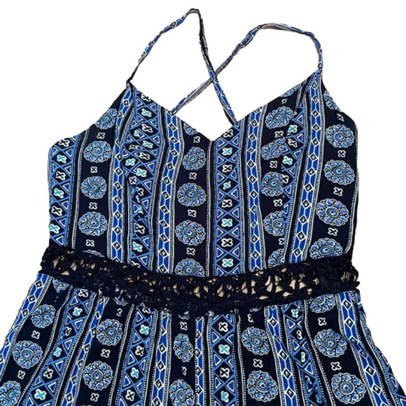 Blue and White Patterned Hollister Tank Romper With Crochet Waist Size M - Picture 2 of 8